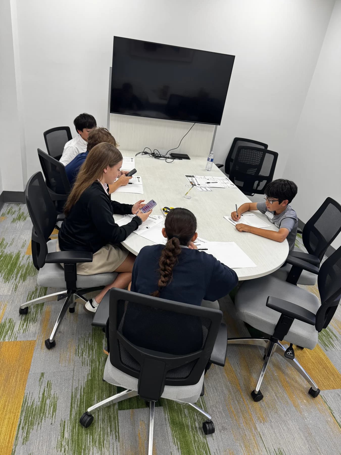 A community learning moment connected to Raw South and Yesenia's programs.